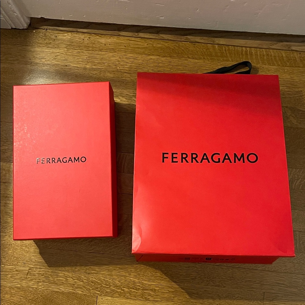 FERRAGAMO Iconic Red Shoe Box & Shopping Bag Set - Picture 4 of 4